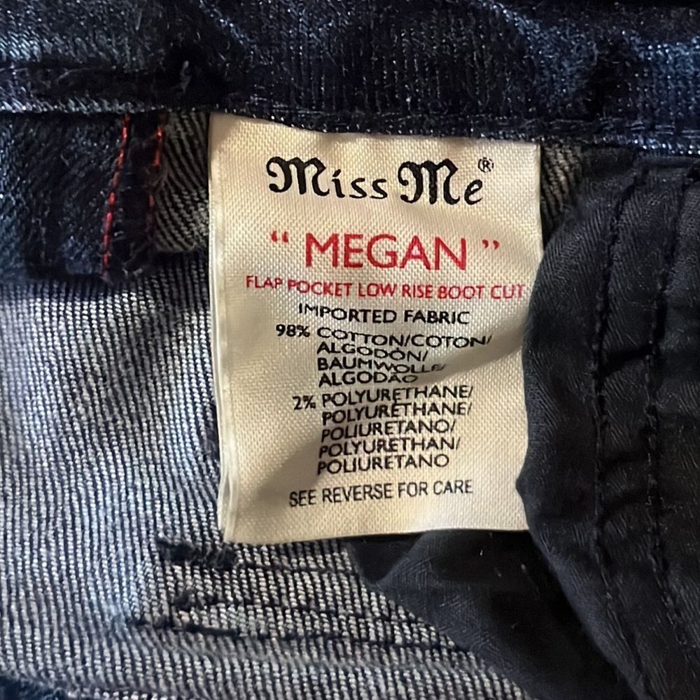 Miss Me Megan Low Rise Dark Wash Burmuda Jean Shorts - Picture 8 of 8